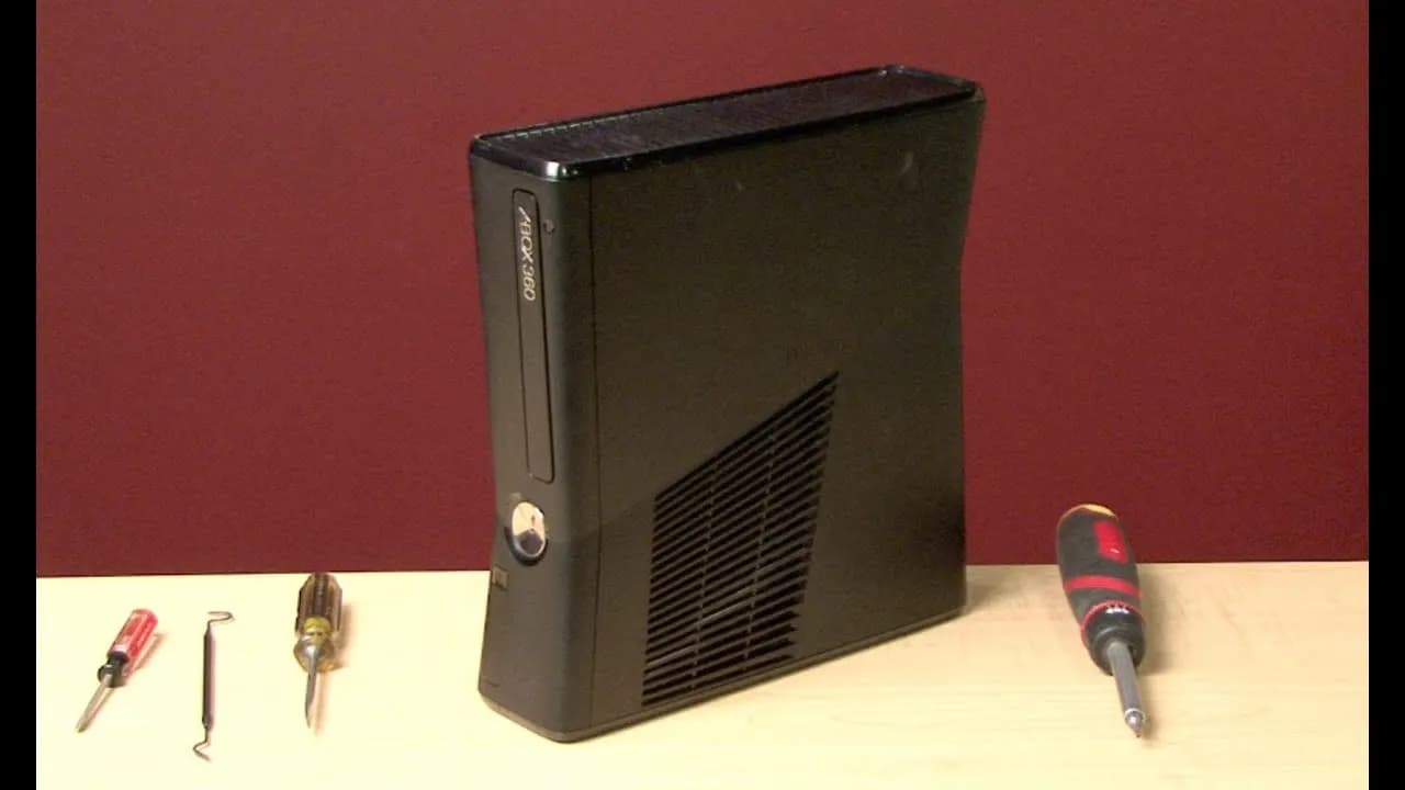 Xbox 360: Jak otworzyć? Bezpieczny demontaż krok po kroku